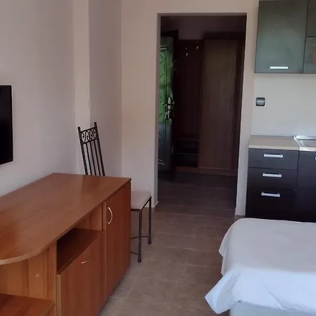 Хотел Family Black Sea 2*